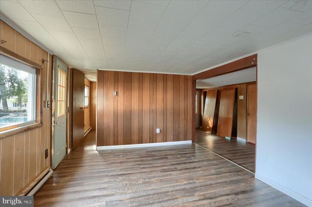 145 CHAMBERLAINE AVE, Pottsville, PA 17901