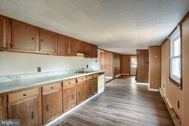 145 CHAMBERLAINE AVE, Pottsville, PA 17901