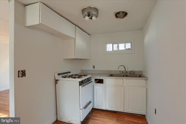 145 CHAMBERLAINE AVE, Pottsville, PA 17901