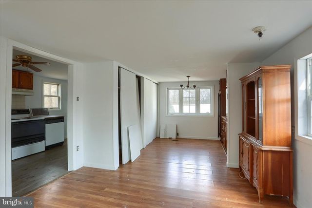 145 CHAMBERLAINE AVE, Pottsville, PA 17901