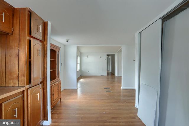 145 CHAMBERLAINE AVE, Pottsville, PA 17901