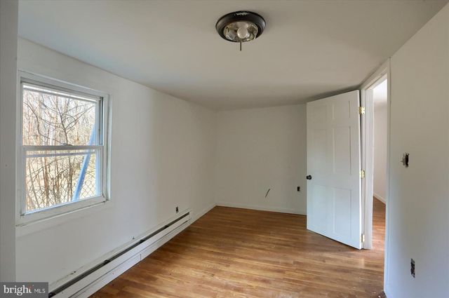 145 CHAMBERLAINE AVE, Pottsville, PA 17901