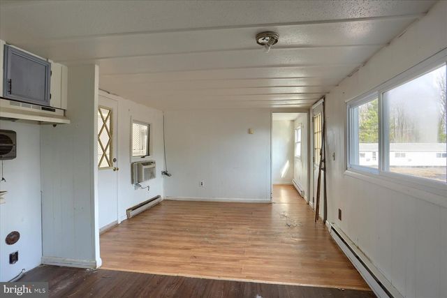 145 CHAMBERLAINE AVE, Pottsville, PA 17901