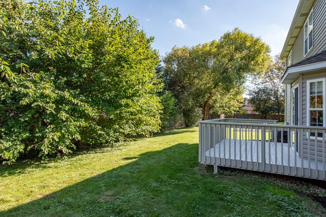 4052 Woodcrest Court, Gurnee, IL 60031