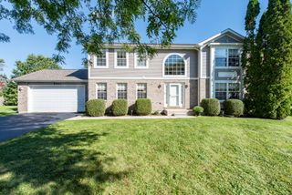 4052 Woodcrest Court, Gurnee, IL 60031