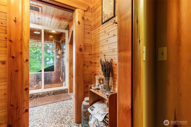32600 349th Way SE, Ravensdale, WA 98051