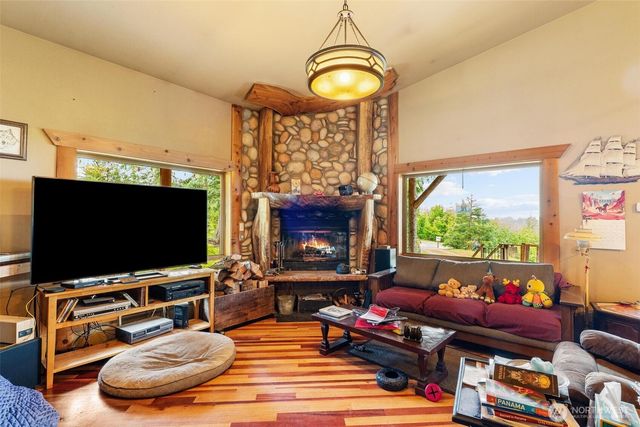32600 349th Way SE, Ravensdale, WA 98051