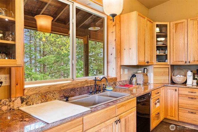 32600 349th Way SE, Ravensdale, WA 98051