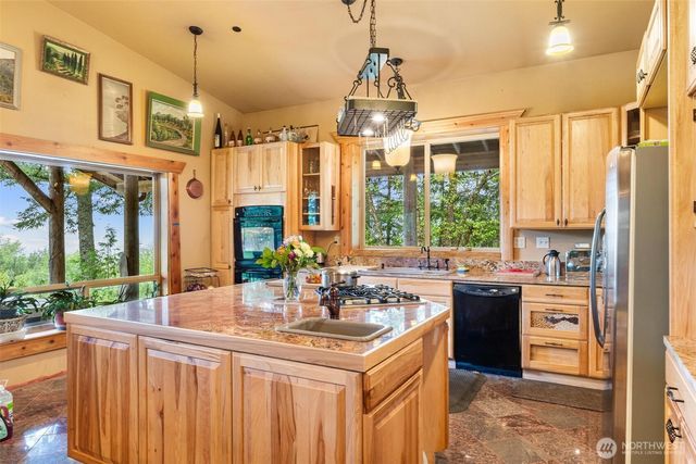 32600 349th Way SE, Ravensdale, WA 98051