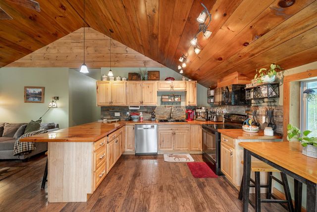 251 Doe Road, Warren, VT 05674