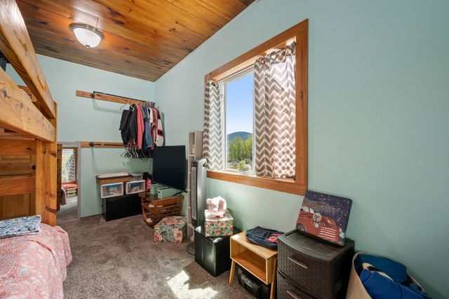 251 Doe Road, Warren, VT 05674