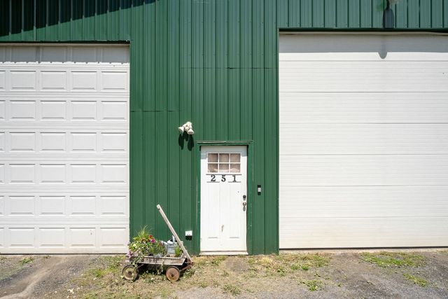 251 Doe Road, Warren, VT 05674