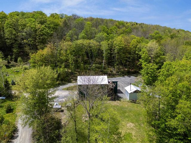 251 Doe Road, Warren, VT 05674