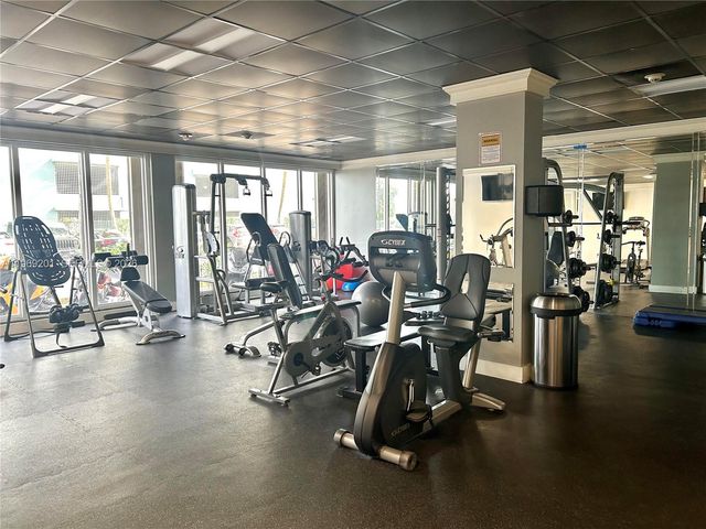 1865 79th St Cswy 6O, North Bay Village, FL 33141