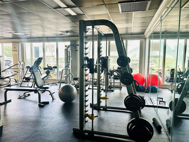 1865 79th St Cswy 6O, North Bay Village, FL 33141