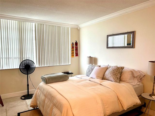 1865 79th St Cswy 6O, North Bay Village, FL 33141