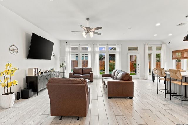 9121 Pepperton Lane, San Antonio, TX 78254