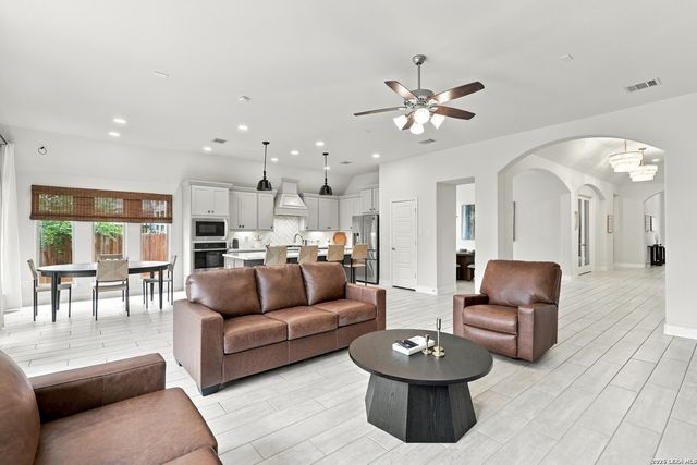 9121 Pepperton Lane, San Antonio, TX 78254