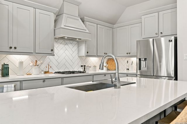 9121 Pepperton Lane, San Antonio, TX 78254