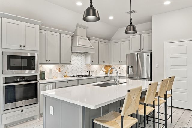 9121 Pepperton Lane, San Antonio, TX 78254