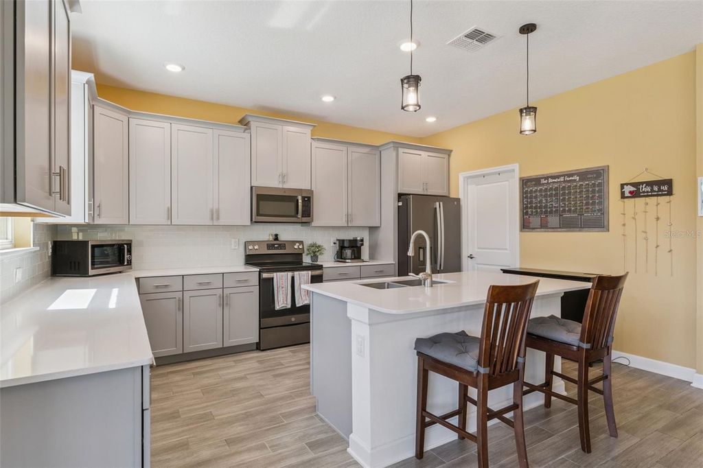 Image 14 of property listing at 11533 RHYME AVENUE, Orlando, FL 32832