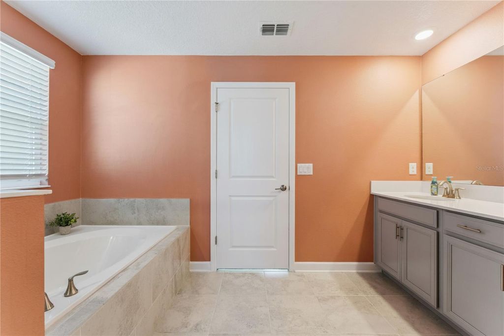 Image 27 of property listing at 11533 RHYME AVENUE, Orlando, FL 32832