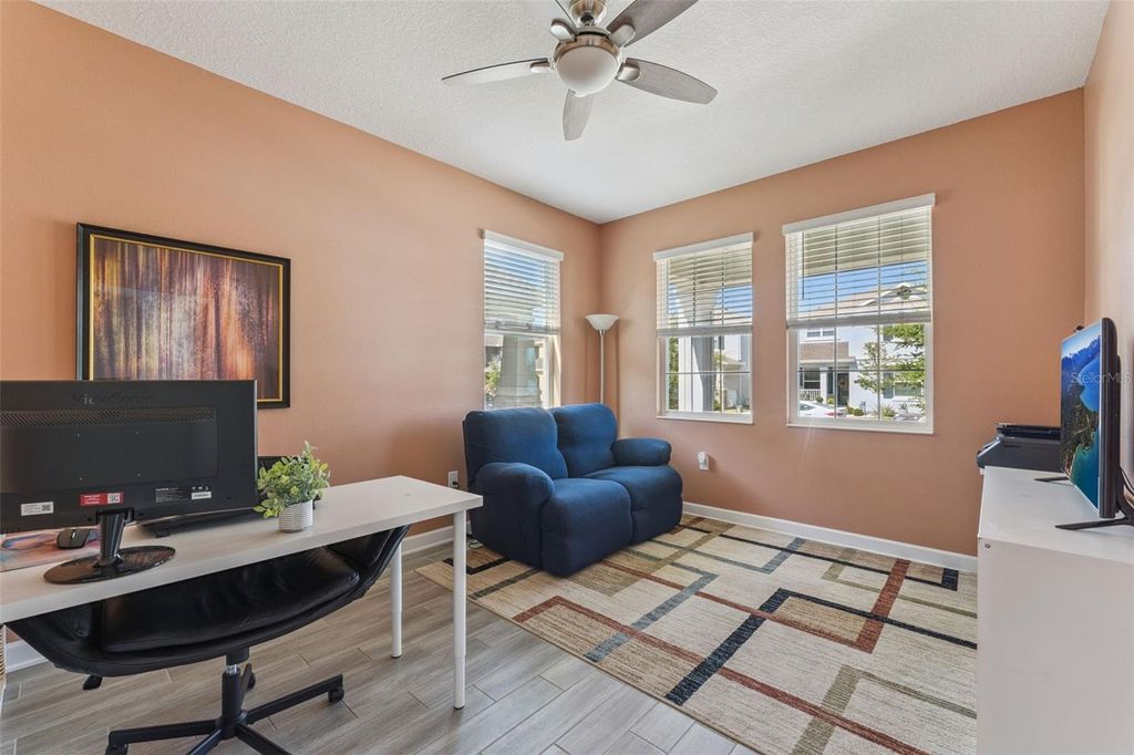 Image 9 of property listing at 11533 RHYME AVENUE, Orlando, FL 32832
