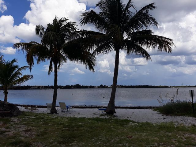 22 S Loafing Street, Hypoluxo, FL 33462