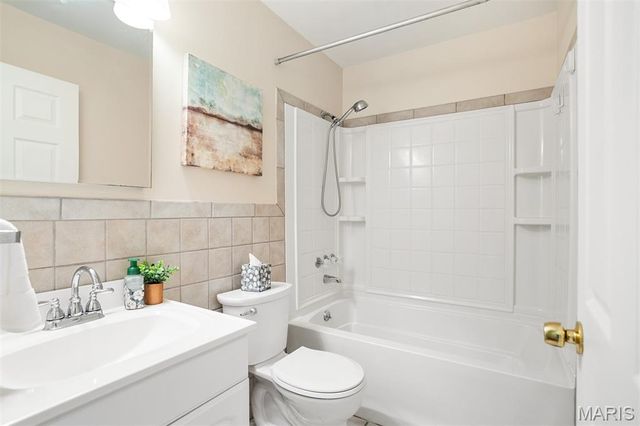 11824 Welcome Drive, Maryland Heights, MO 63043