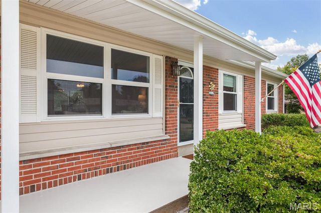 11824 Welcome Drive, Maryland Heights, MO 63043