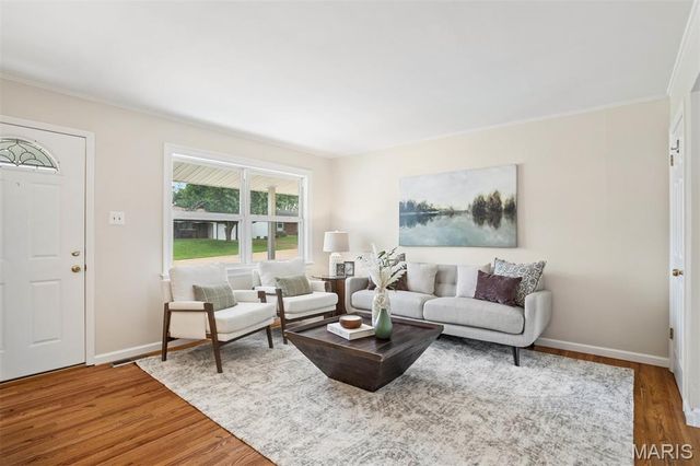 11824 Welcome Drive, Maryland Heights, MO 63043