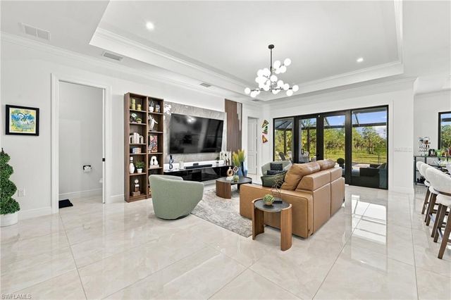 1819 12th AVE NE, Naples, FL 34120