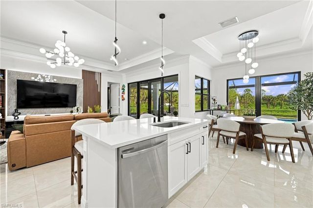 1819 12th AVE NE, Naples, FL 34120