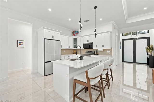 1819 12th AVE NE, Naples, FL 34120