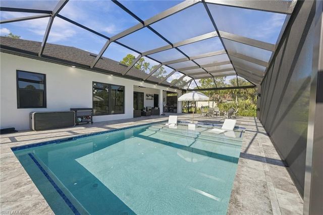 1819 12th AVE NE, Naples, FL 34120