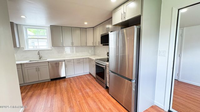 27 Major Dickinson Avenue, Stillwater, NY 12170