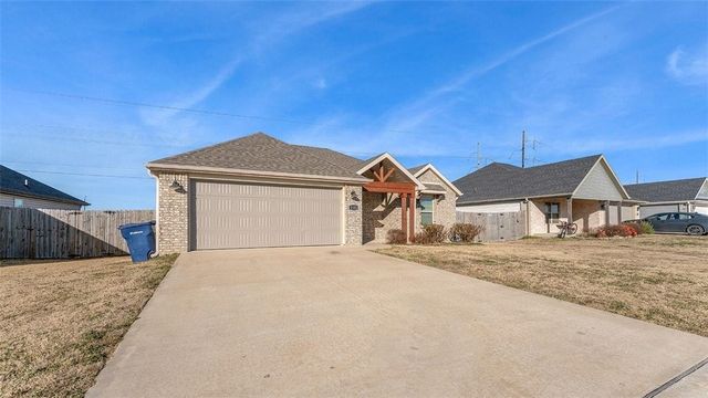 2101 E Endura Park Drive, Siloam Springs, AR 72761