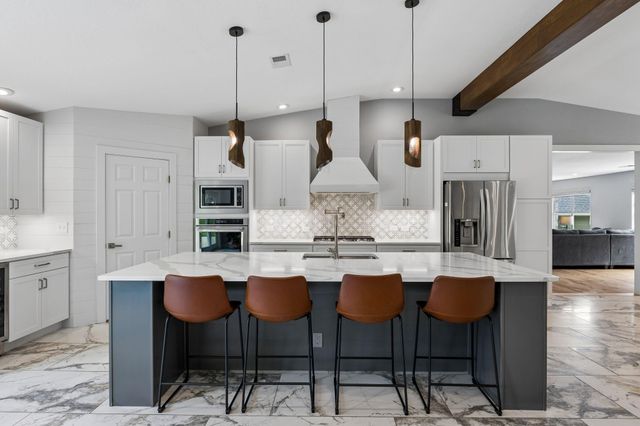 2101 Upper Branch CV, Dripping Springs, TX 78620