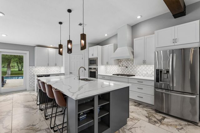 2101 Upper Branch CV, Dripping Springs, TX 78620