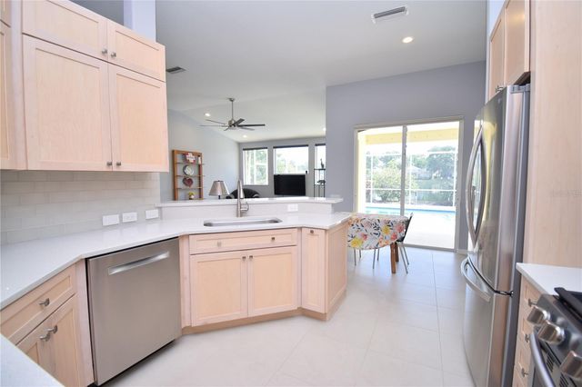 6556 MEANDERING WAY, Lakewood Ranch, FL 34202