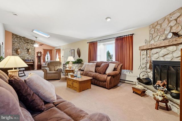 1202 HILLTOWN PIKE, Hilltown, PA 18927