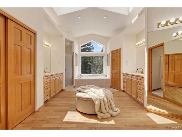 667 Trailside Rd, Golden, CO 80401