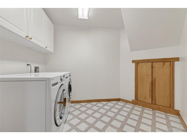 667 Trailside Rd, Golden, CO 80401