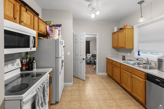 1112 Thurston Street, Manhattan, KS 66502