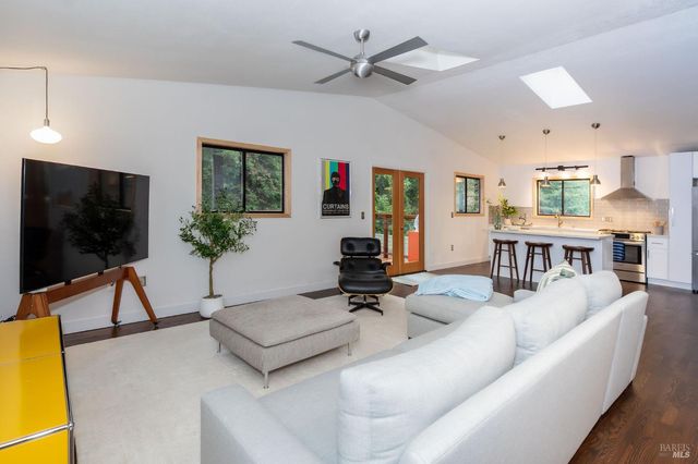 14225 Cherry St, Guerneville, CA 95446