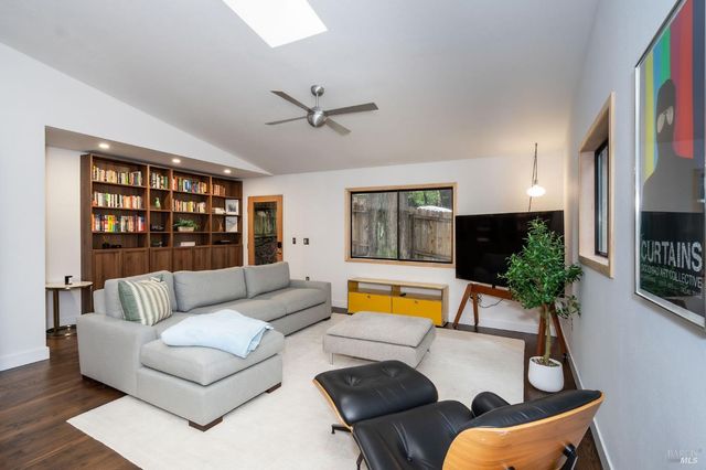 14225 Cherry St, Guerneville, CA 95446