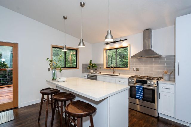 14225 Cherry St, Guerneville, CA 95446