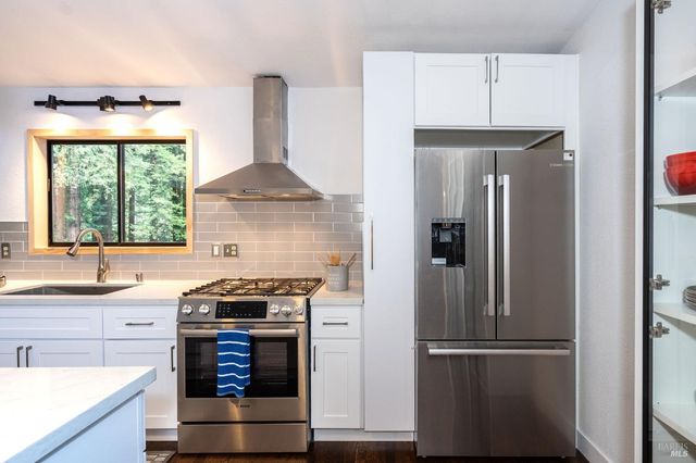 14225 Cherry St, Guerneville, CA 95446