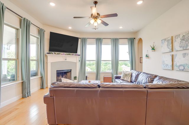 416 Bluffside Trail, Benbrook, TX 76126