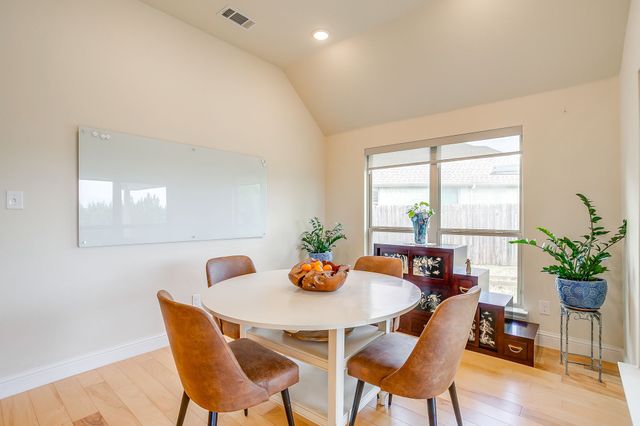 416 Bluffside Trail, Benbrook, TX 76126